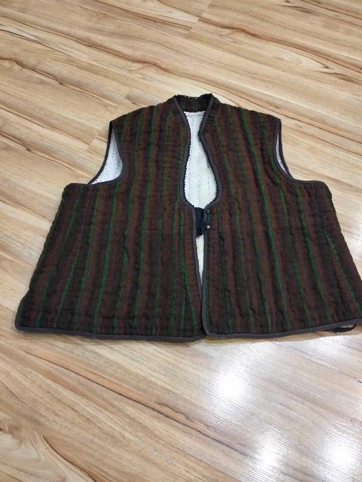 Автентичен вълнен елек