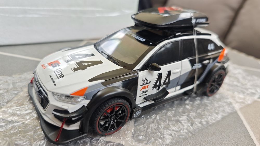 Macheta auto Audi RS6, metalica, scara 1:24