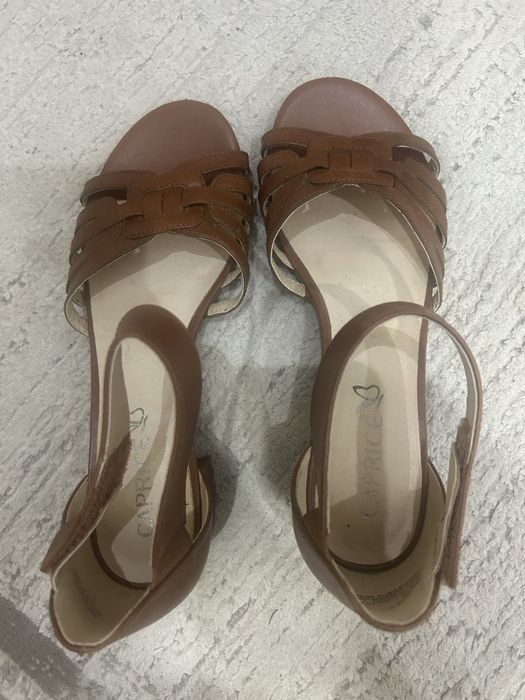 Босоножки за 2900тг