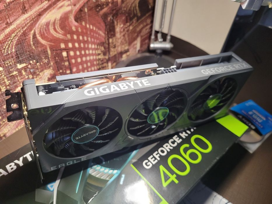Продам видеокарту Rtx 4060