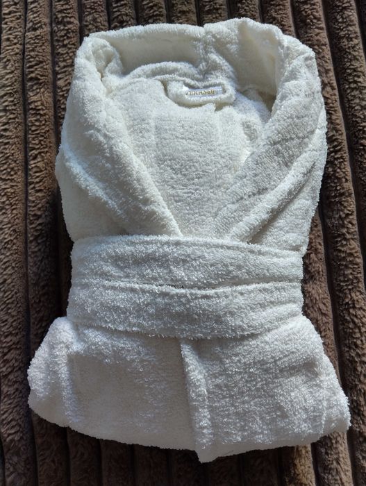 Халат за баня Л р-р + 2кърпи (50x90) и (70x140) см