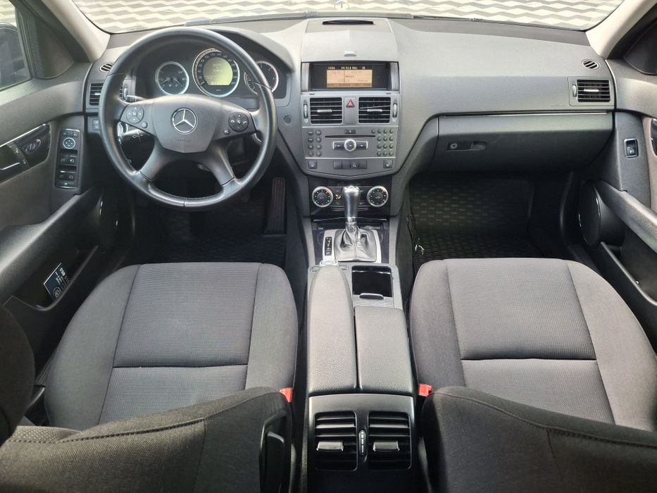 Mercedes-Benz C220