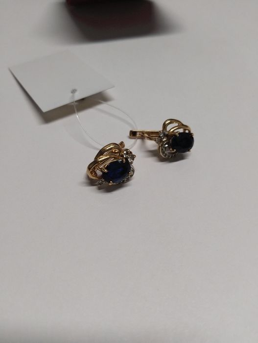 Золотые серьги 585 пробы 4.39грамм