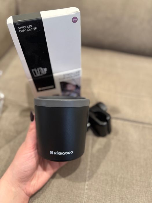 чашка за кафе и чадър за бебешка количка