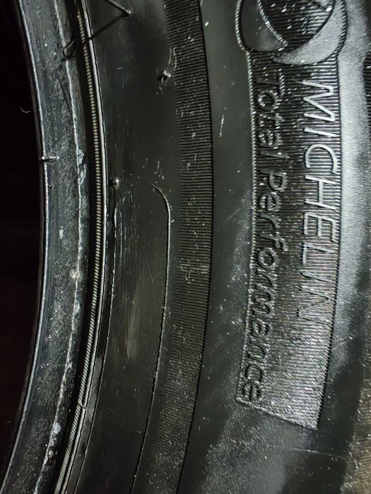 225/55 R17 M+S  2 buc ,ambele 200 lei