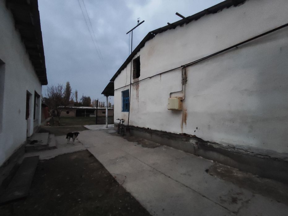 12 соток үй сотилади