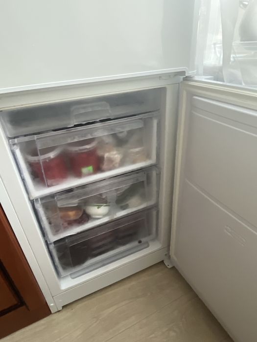 Indesit холодильник