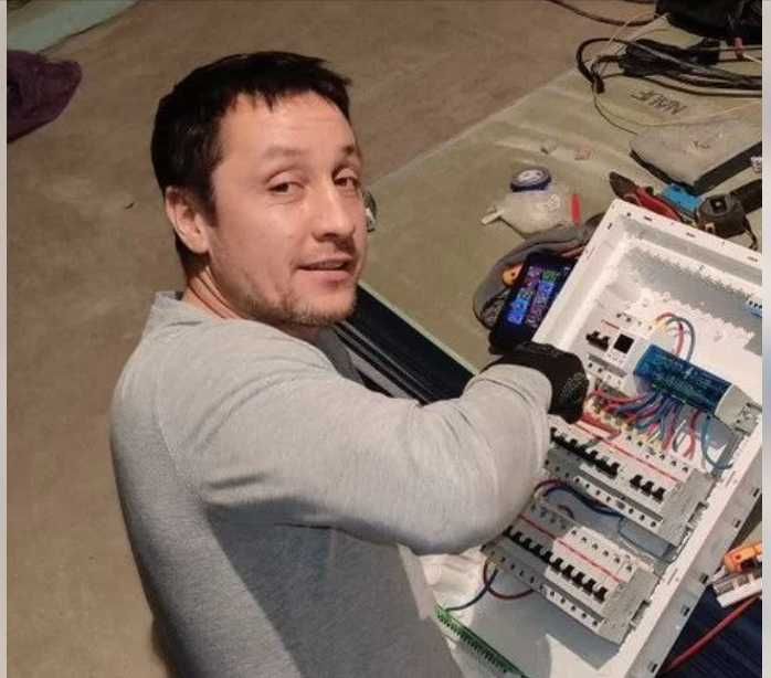 Электрик недорого: установка люстры, замена проводки и выключателя!