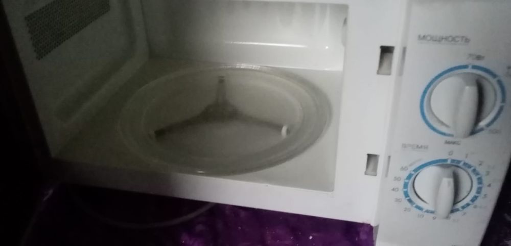 Продаю микроволновую печь  бу