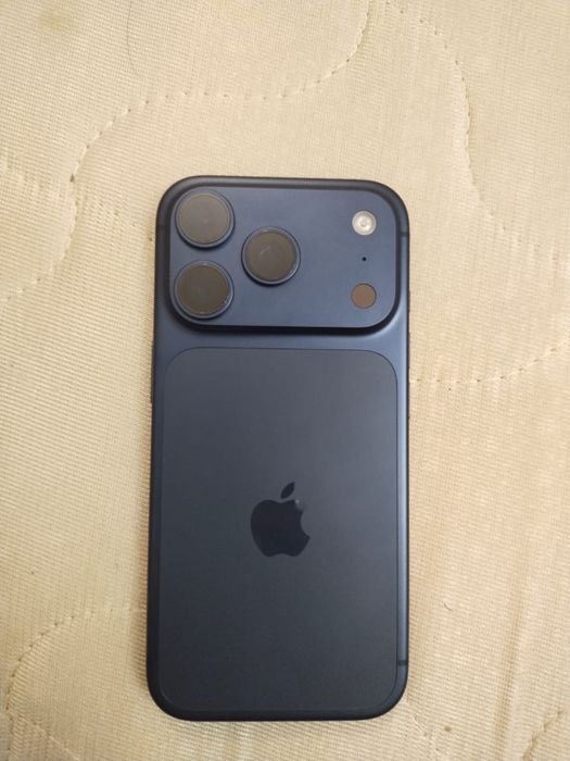 Iphone 17pro 256gb синий цвет