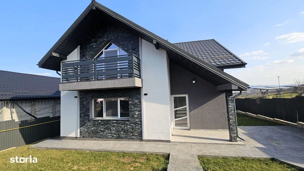 Casă modernă P+M cu vedere spectaculoasă lac Ciurbești