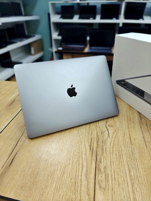 MacBook Pro TouchBar | Core i5 | 256гб | Оперативная память 8гб Apple
