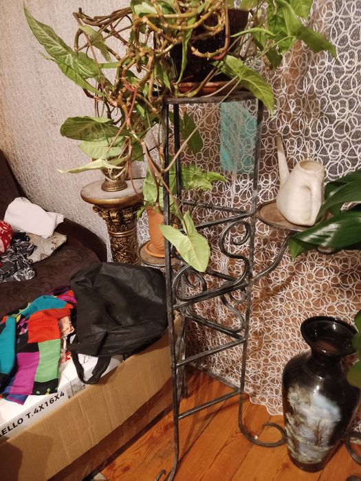 Кованые подставки для цветов