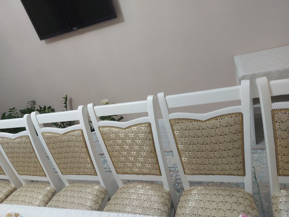 Стулья белые 10 штук