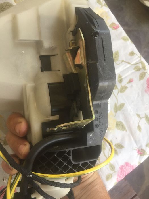 Замок Мерседес w220. С присоской.