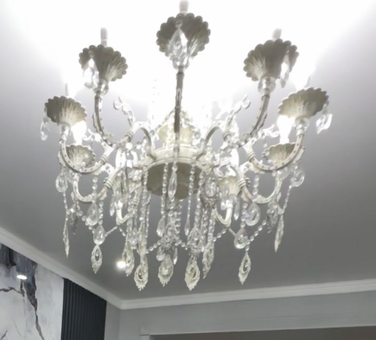 Продам люстра почти новый