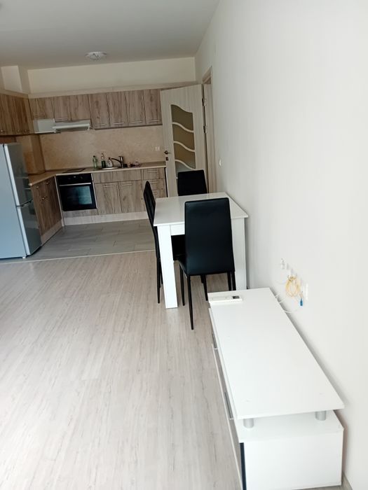 Дава се под наем Двустаен апартамент в Асеновград - 76 кв.м за 382.5 € - Снимка #2