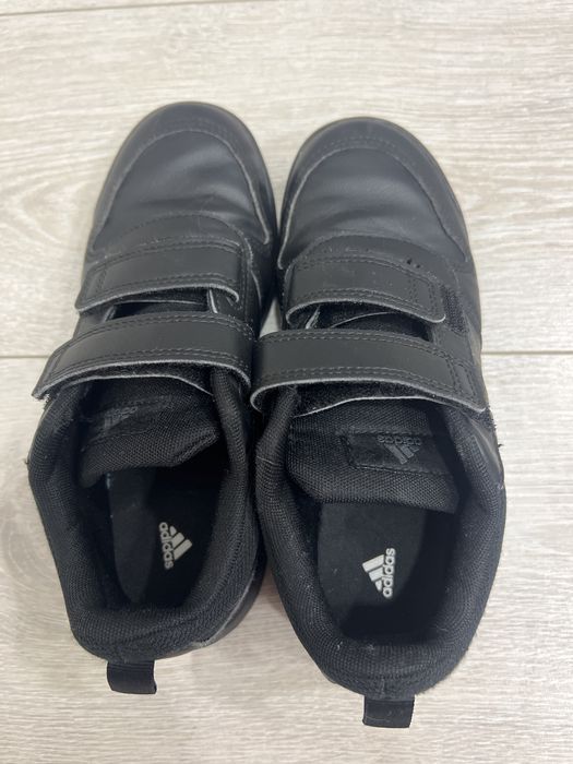 Кроссовки adidas 33 р