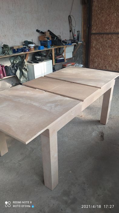 Продам кухонный стол