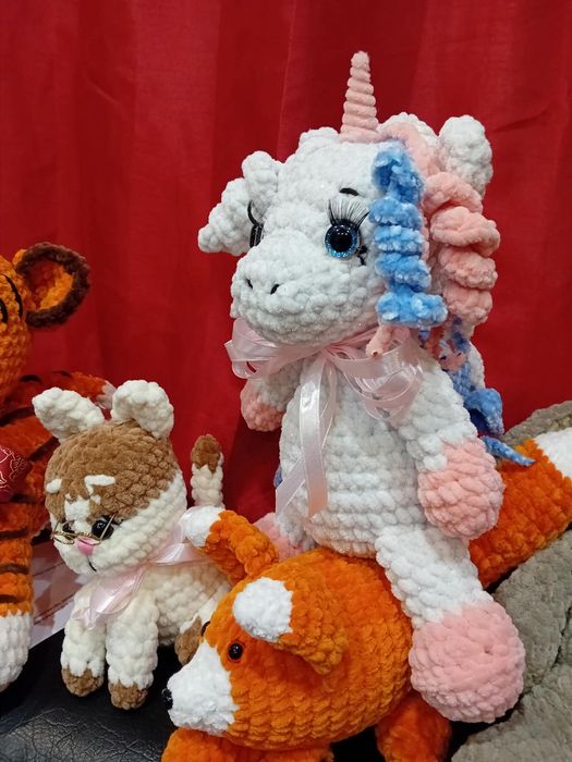 Плетени играчки на една кука