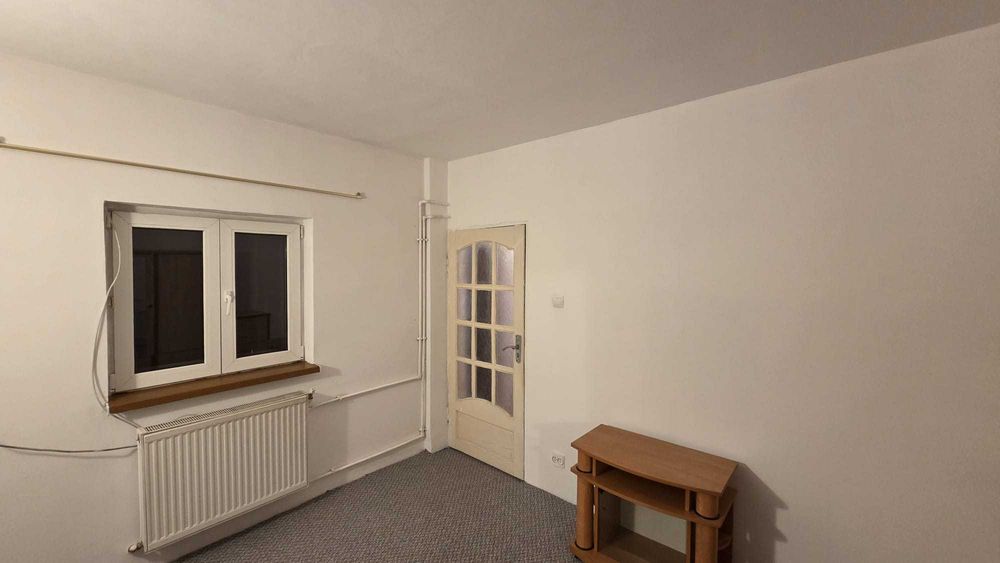 Inchiriez garsoniera casa la curte intrare separata sect 3 Buc