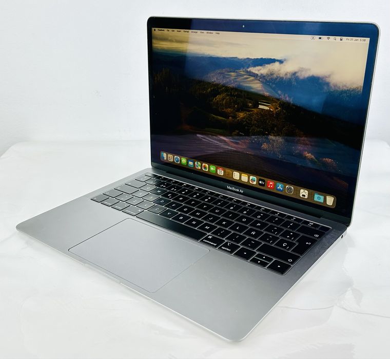 Apple MacBook Air 2019 13" i5 8RAM 128GB Space Gray ! Гаранция!
