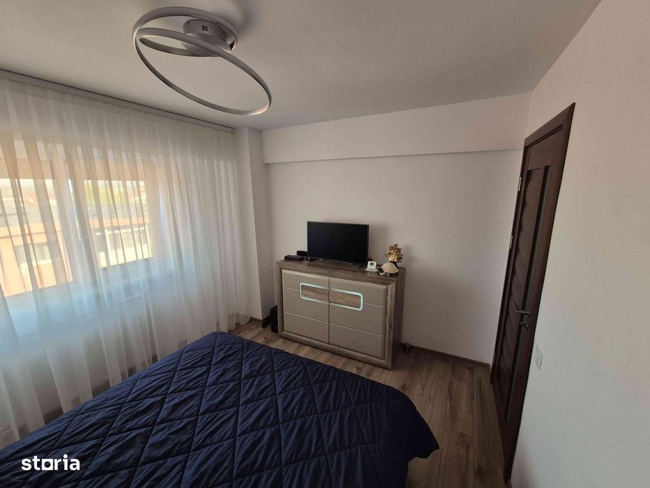 Proprietar vând apartament 2 camere central.