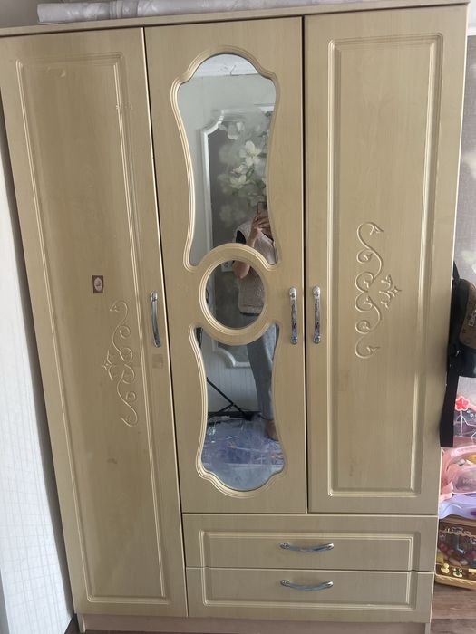 Срочно продам шкаф