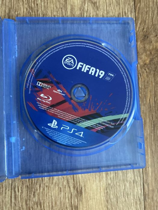 Игра на playstaition 4 FIFA 19