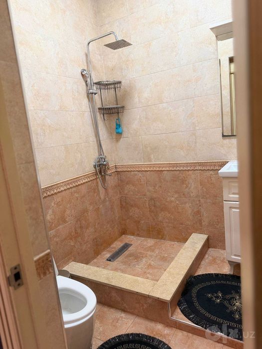 id:NHA26022 СРОЧНО Истирохатда 10 хонали евро уй ижарага берилади.