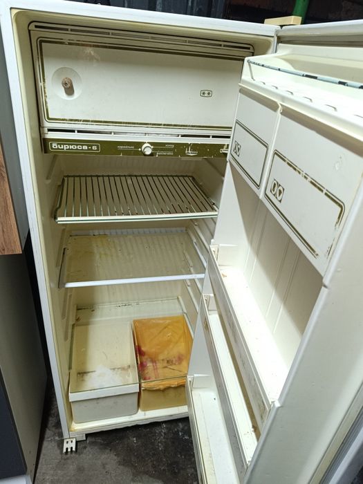 Холодильник.      .