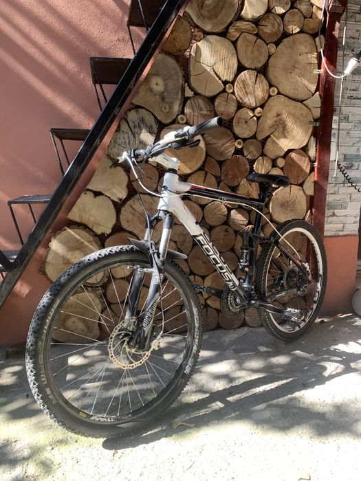 Bicicletă focus full suspension