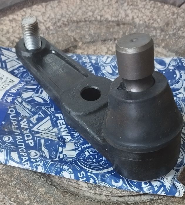 Продам запчасти на Мазду 323