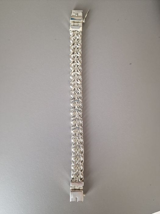 Продам серебряный браслет