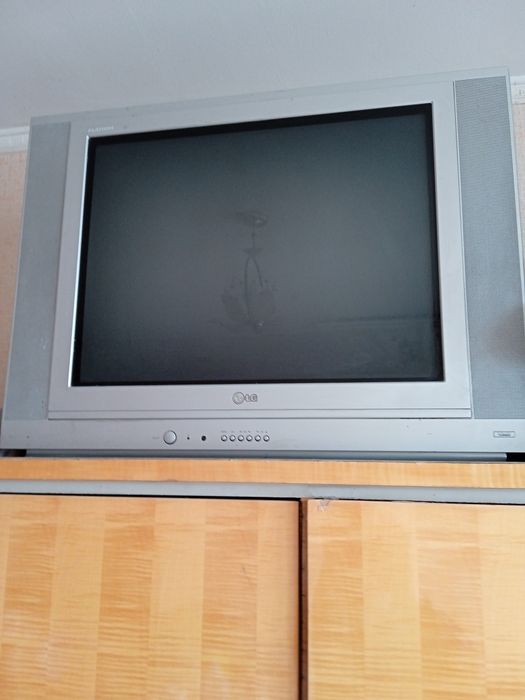 Электроника для дома. Телевизор рабочи.