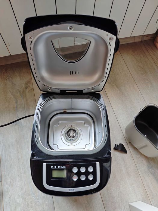 Продавам хлебопекарна Moulinex