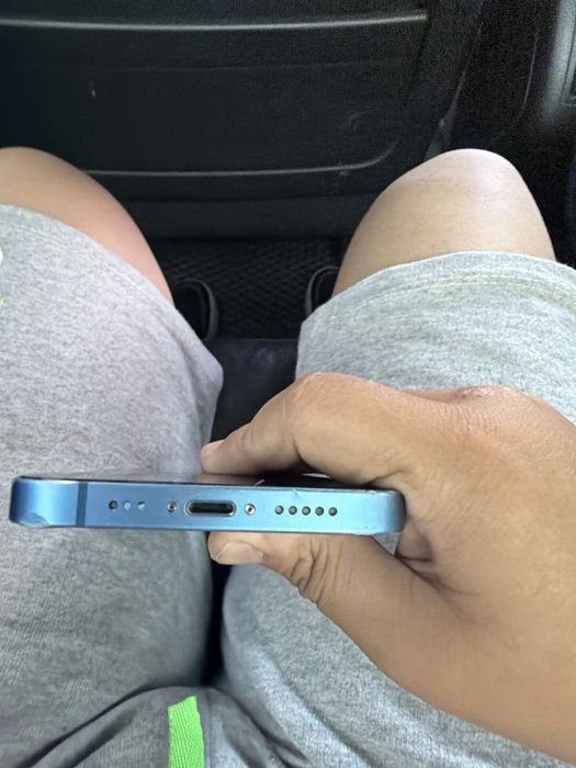 iPhone 13 продается