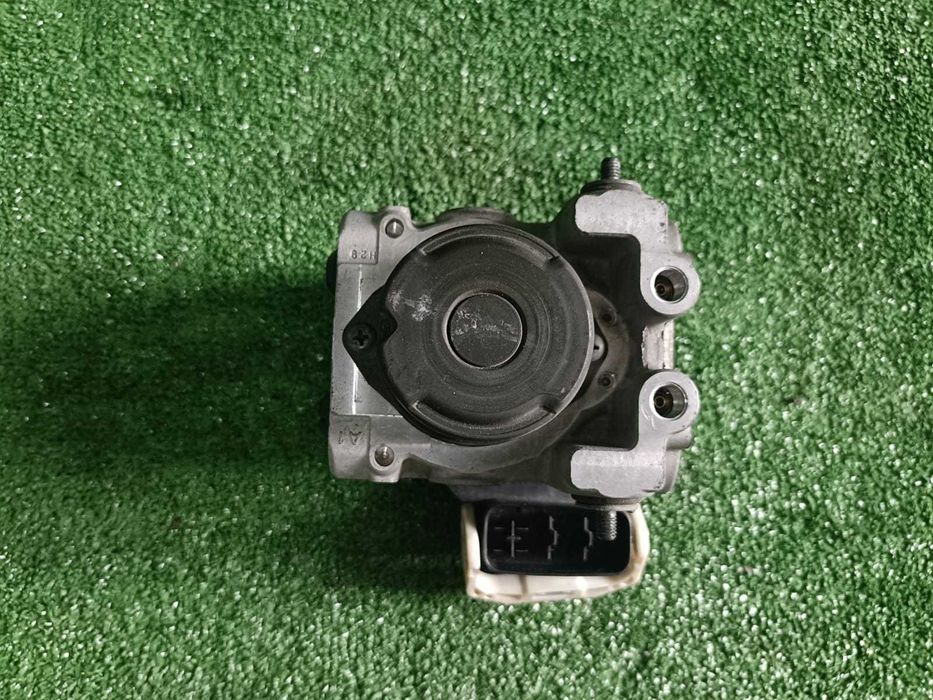 Оригинальный блок ABS от Toyota Camry 30