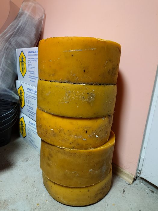 Продавам Пчелен восък