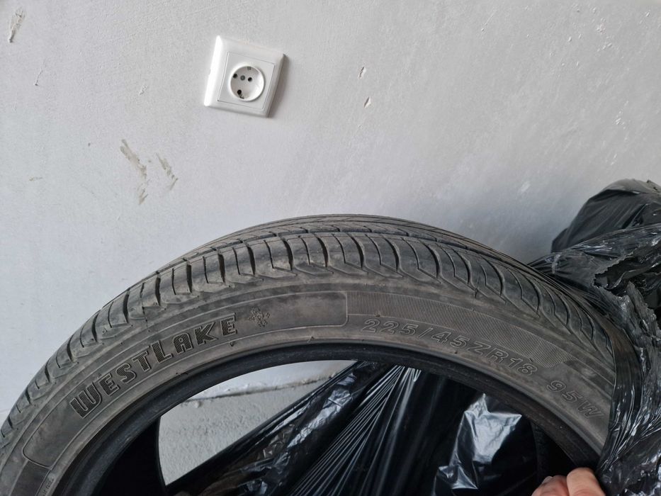 Летни гуми 4 броя 225/45 р18