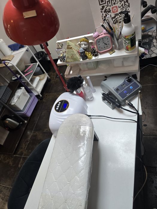 Маникюрный стол  срочно