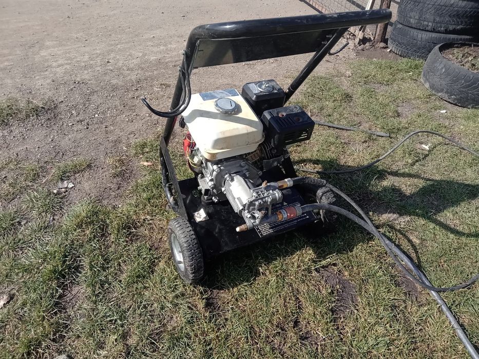 Aparat de spălat cu presiune pe benzină