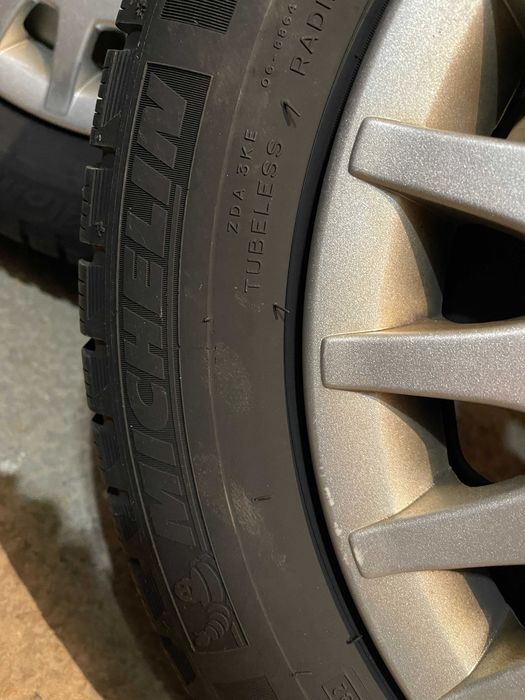 Продавам железни джанти с гуми Michelin Alpin зимни 185/60/15 , 5х100.