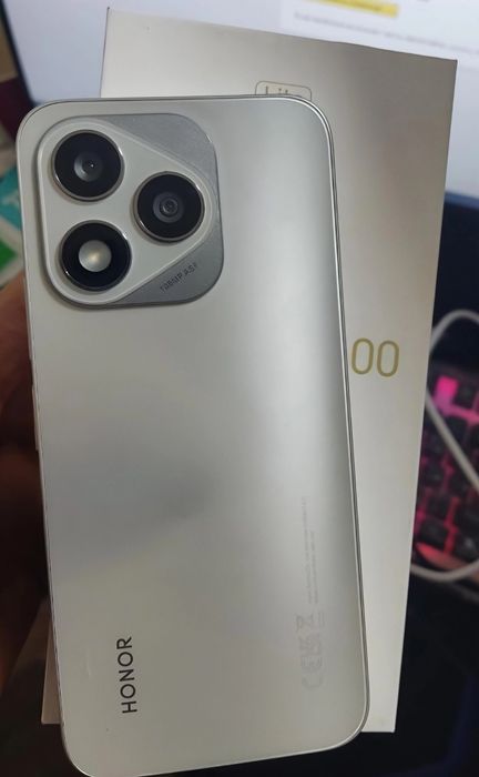 Honor 400 lite 8+8. 256g