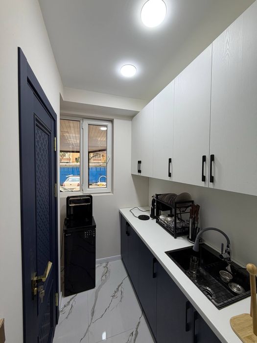 Продаётся Офис на Алмазарском районе 1 Линия