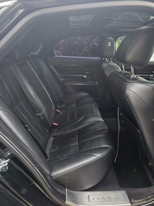 Vând sau schimb jaguar xj perfect funcțional avariata aripa fata