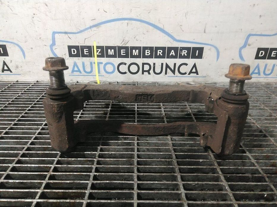 Suport etrier dreapta fata Mitsubishi Outlander 2.4 B 2005 - 2009 Automata SUV 4 Usi ...