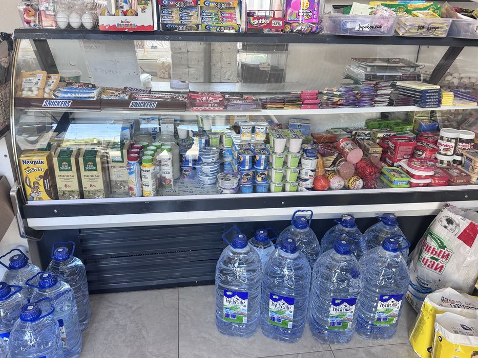 Vitrina haladelnik sotiladi.