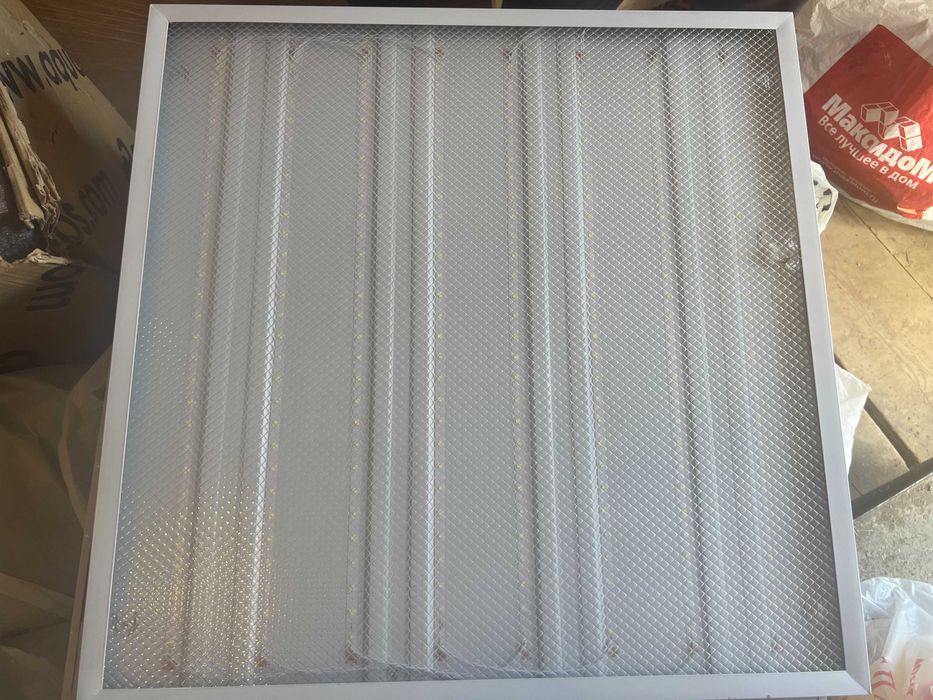 продам светильники потолочные