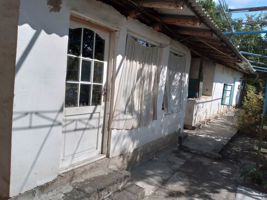 Ховли уй сотилади 30000$